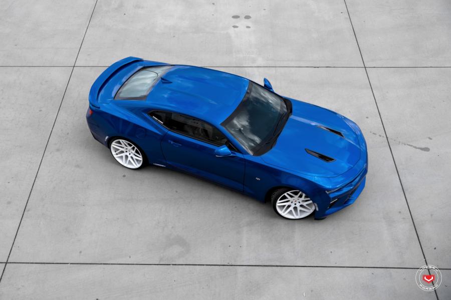  Chevrolet Camaro SS on Vossen Wheels (VPS-315T) 2017 года  (фото 9 из 22)